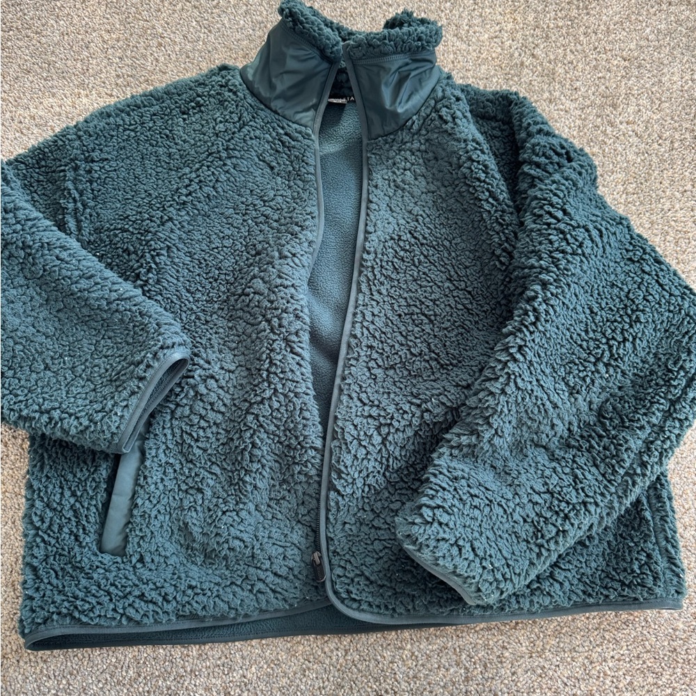 Athleta medium petite zip up fleece. EUC.
